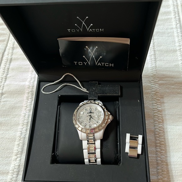 Toy Watch - Picture 1 of 3